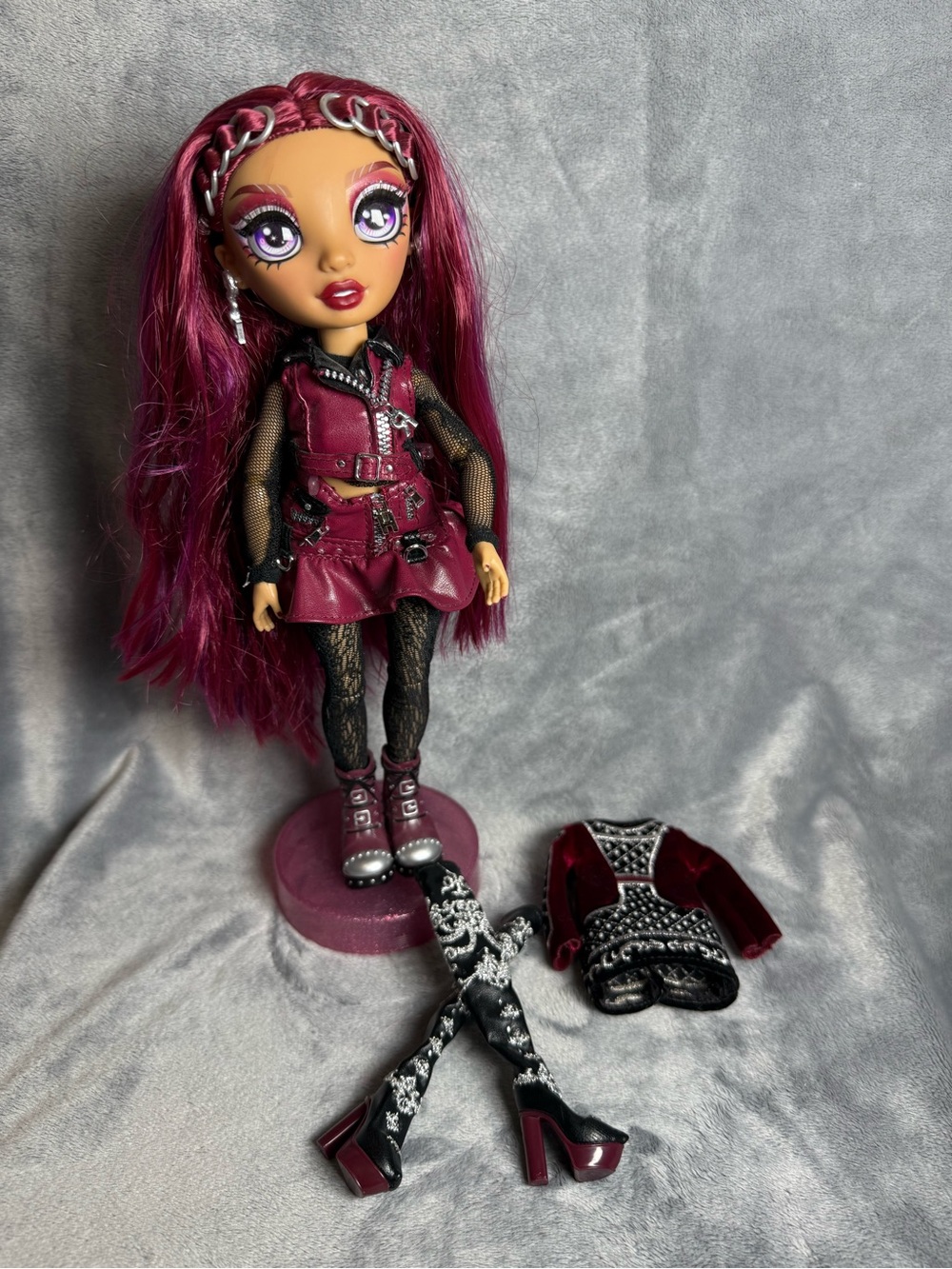 Rainbow High Series 4 Mila Berrymore Fashion Doll